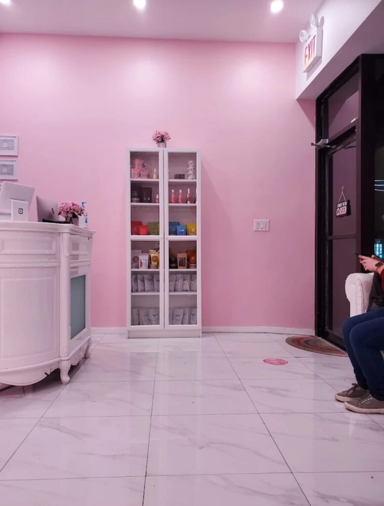 A lobby at the Sugaring NYC salon in Brooklyn